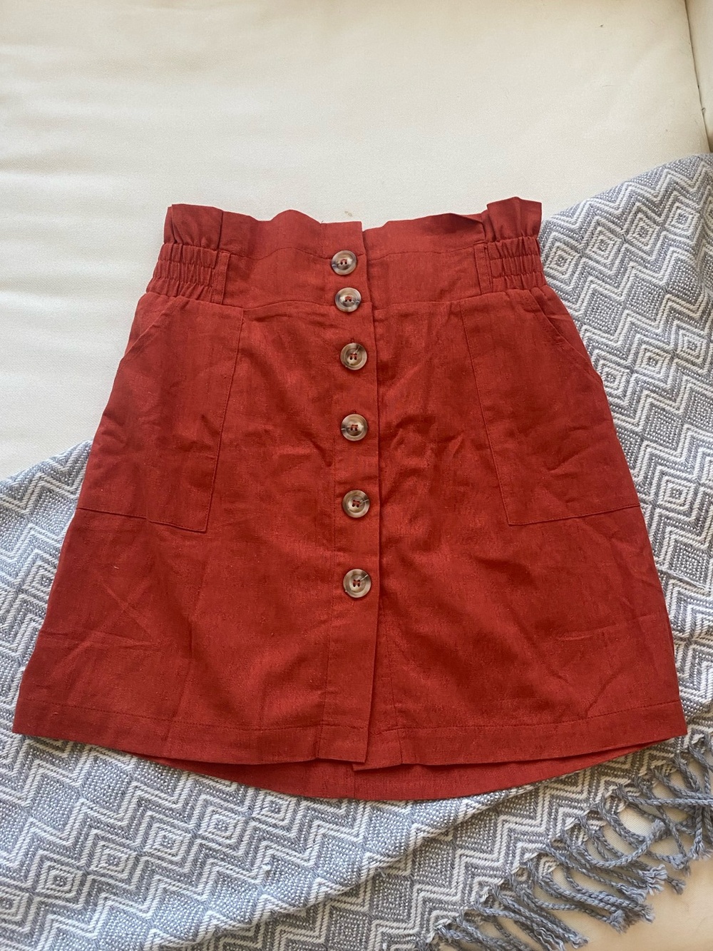 Vestique rust button front mini skirt size large